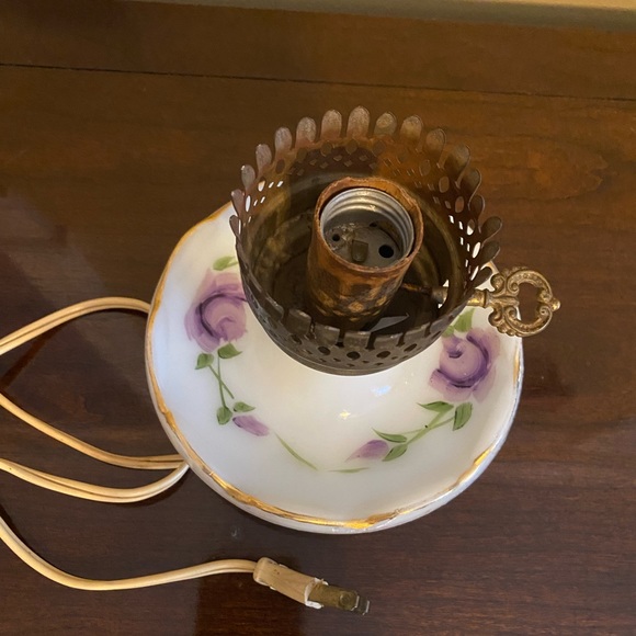 Vintage Milk Glass Lamp Dish Style Plug In Decorative Lamp Cottage Style - Picture 5 of 10